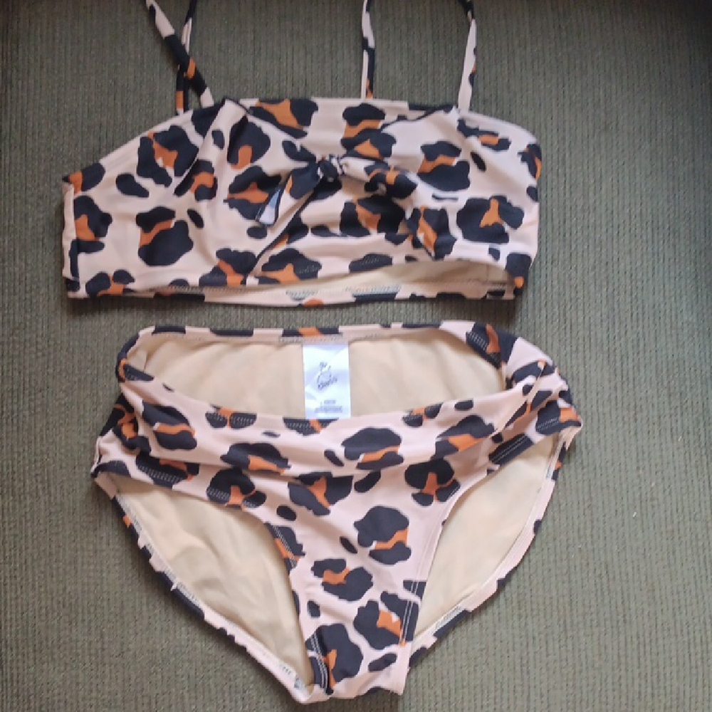 Art Class Tan and Black Patterned Fabric  L 10/12